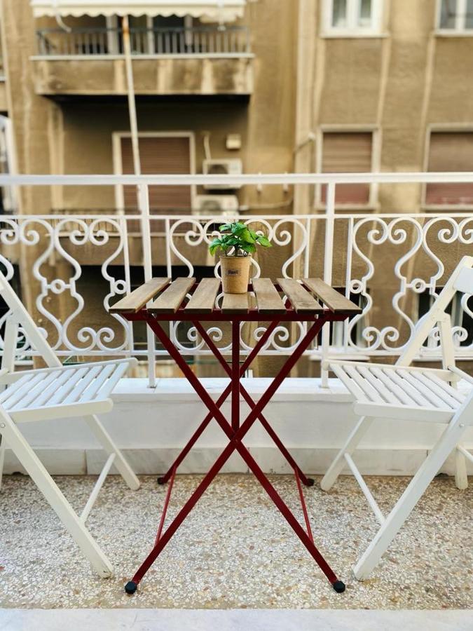 Lovely Apartment In The Heart Of Атина Екстериор снимка